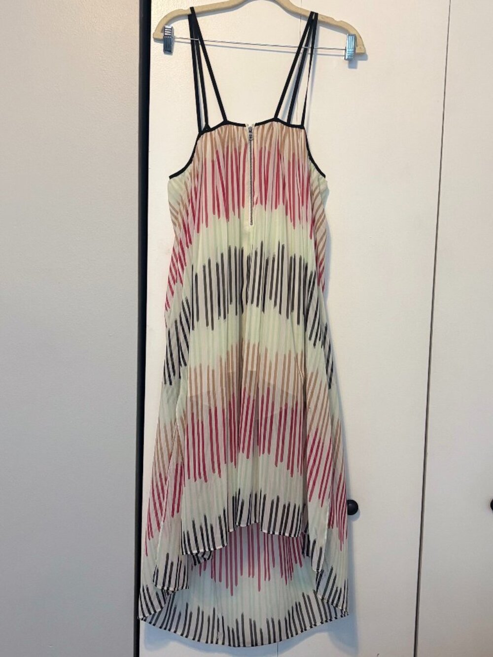 Alice + Olivia Open Back Resort Dress‎ Size XS - Picture 4 of 6